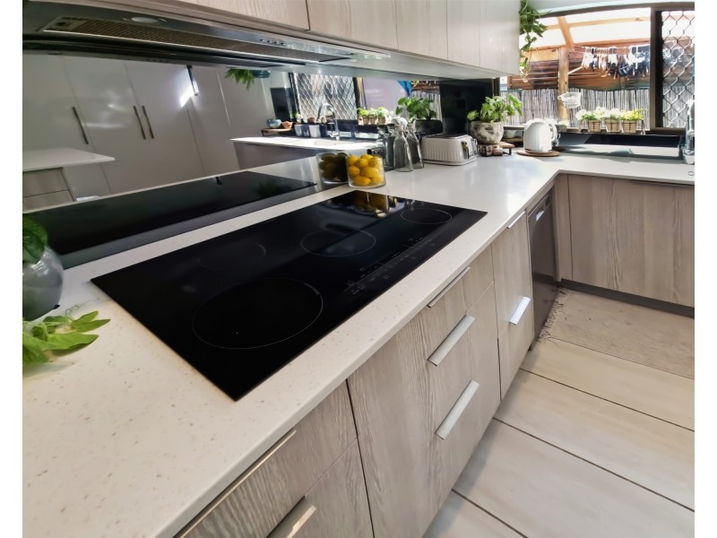 36 Bamboo Street, Holloways Beach QLD 4878
