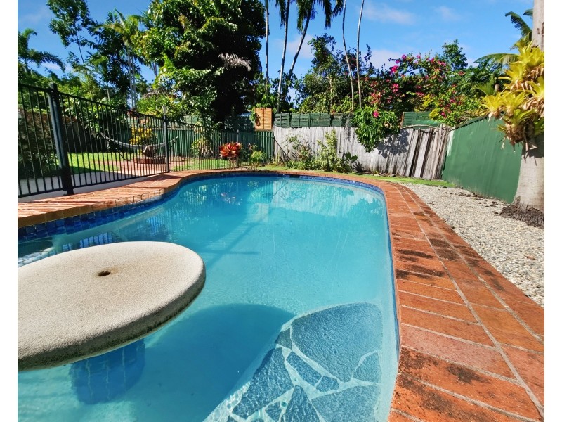 36 Bamboo Street, Holloways Beach QLD 4878