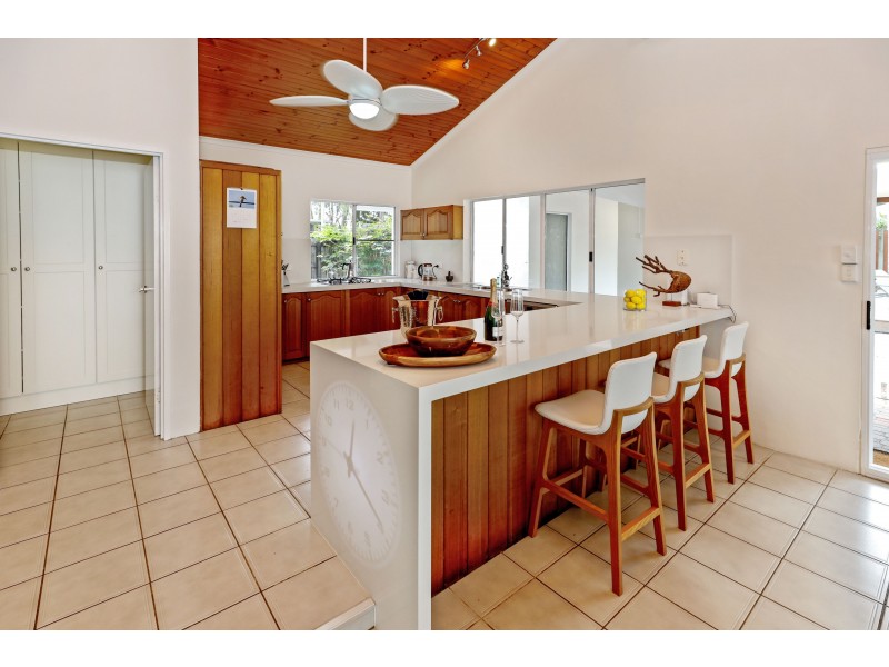 31 Gibson Close, Clifton Beach QLD 4879