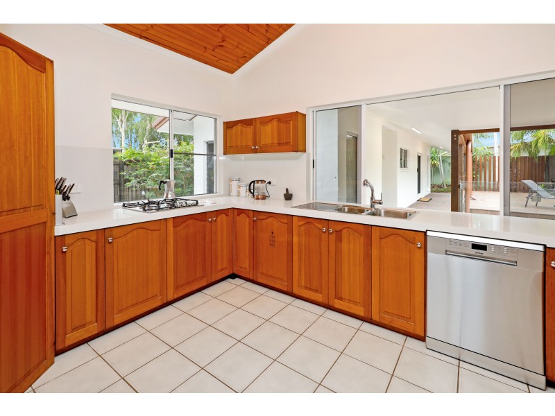 31 Gibson Close, Clifton Beach QLD 4879