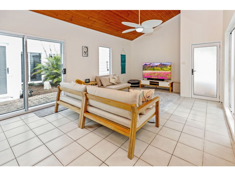 31 Gibson Close, Clifton Beach QLD 4879