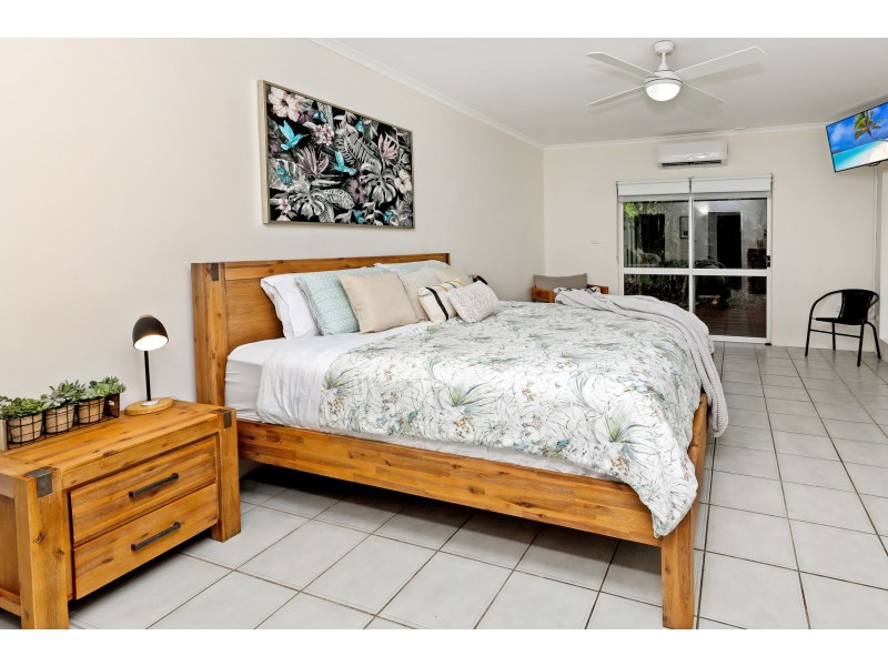 31 Gibson Close, Clifton Beach QLD 4879