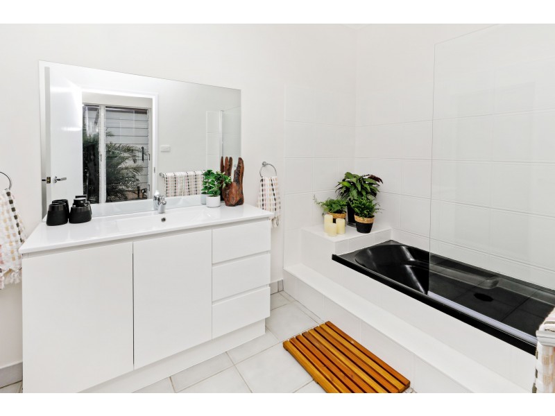 31 Gibson Close, Clifton Beach QLD 4879