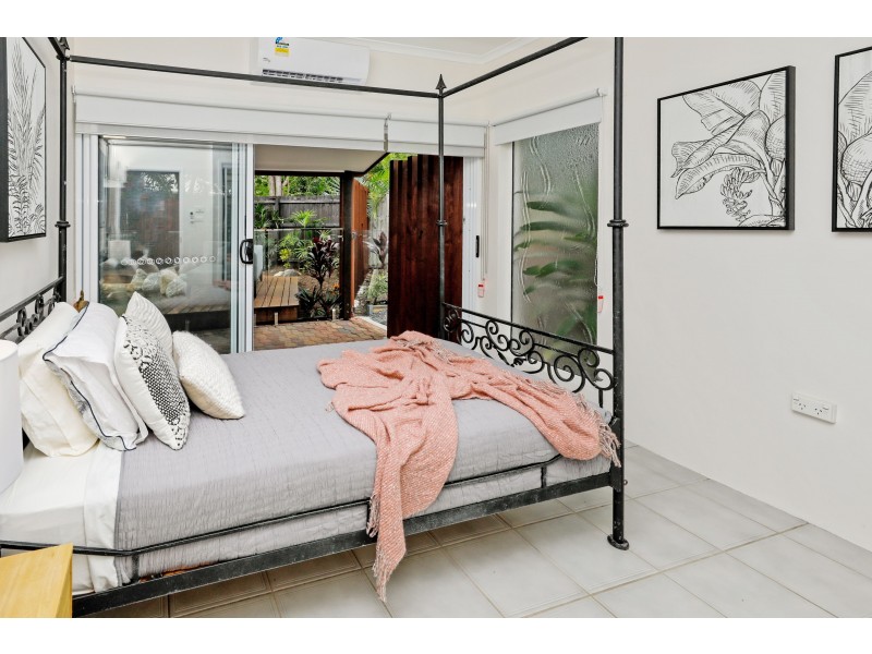 31 Gibson Close, Clifton Beach QLD 4879