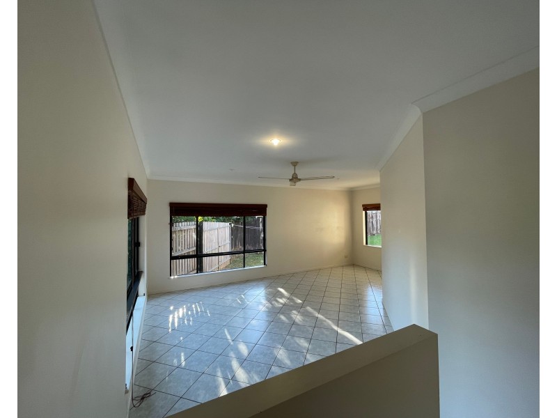 7 Ben Bolt Close, Redlynch QLD 4870