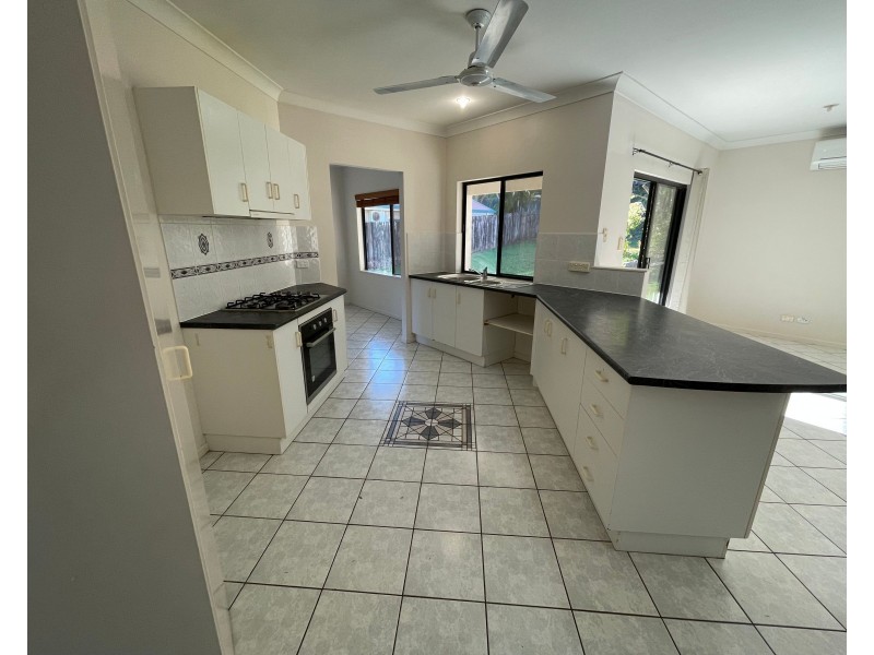 7 Ben Bolt Close, Redlynch QLD 4870