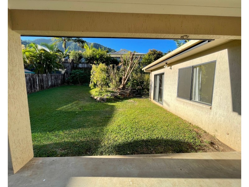 7 Ben Bolt Close, Redlynch QLD 4870