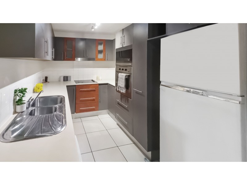 2/112 Sheridan Street, Cairns City QLD 4870