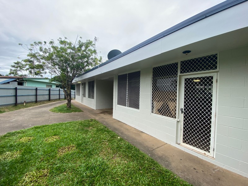 1/27 Sandown Close, Woree QLD 4868