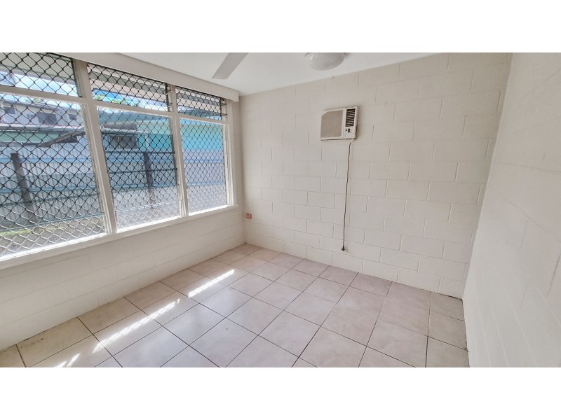 1/27 Sandown Close, Woree QLD 4868