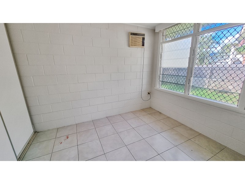 1/27 Sandown Close, Woree QLD 4868