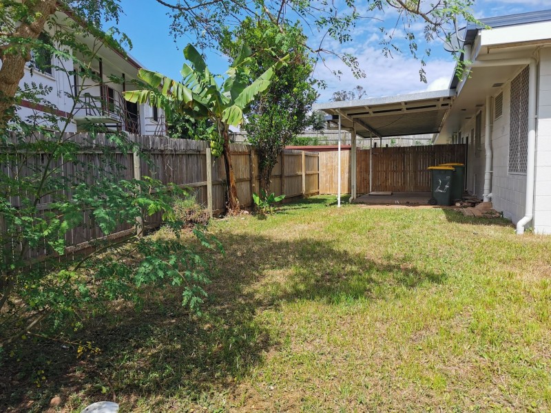 1/27 Sandown Close, Woree QLD 4868