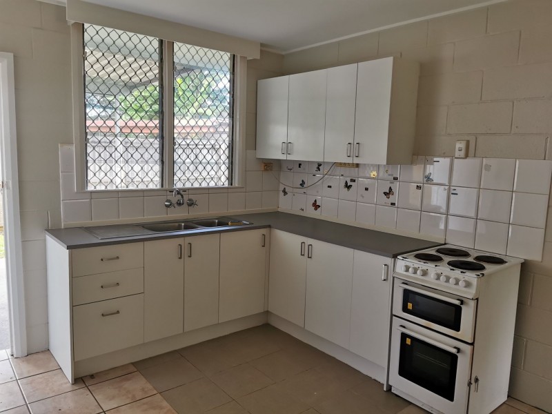 1/27 Sandown Close, Woree QLD 4868