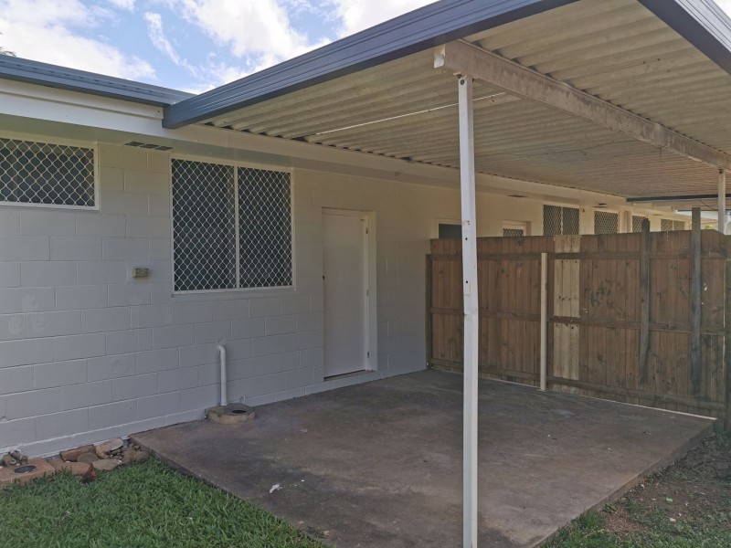 1/27 Sandown Close, Woree QLD 4868