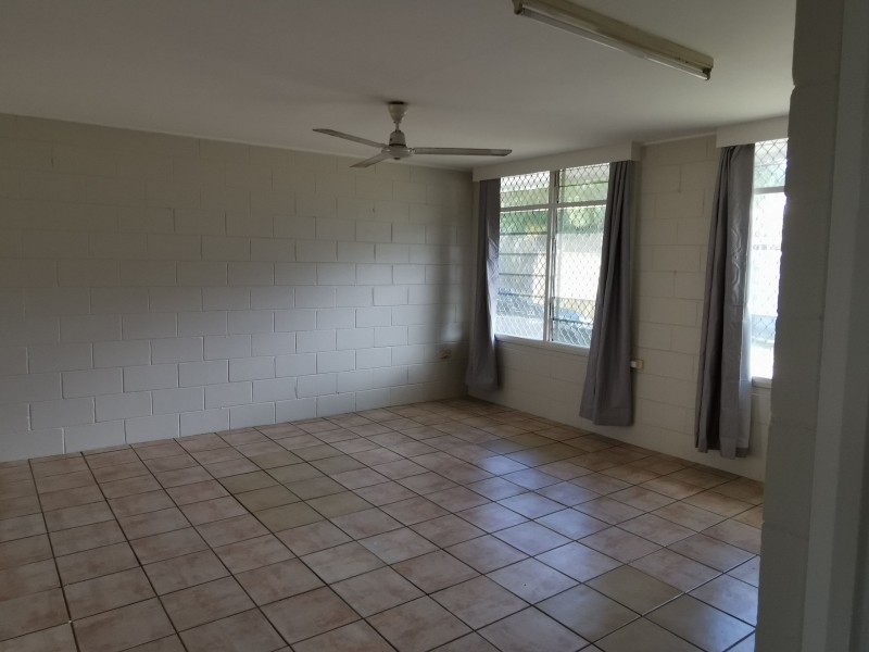 1/27 Sandown Close, Woree QLD 4868