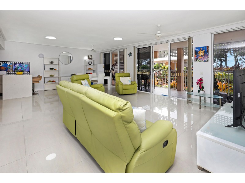 2/81-87 Arlington Esplanade, Clifton Beach QLD 4879