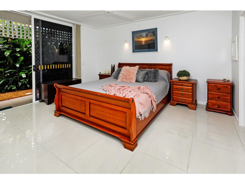 2/81-87 Arlington Esplanade, Clifton Beach QLD 4879