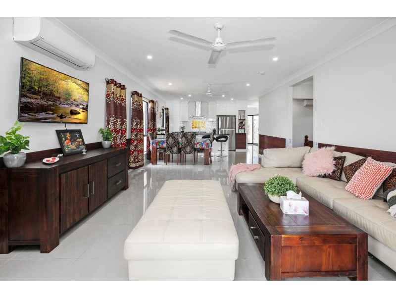 24 Barratta Circle, Smithfield QLD 4878