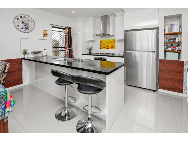 24 Barratta Circle, Smithfield QLD 4878