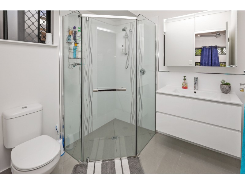 24 Barratta Circle, Smithfield QLD 4878