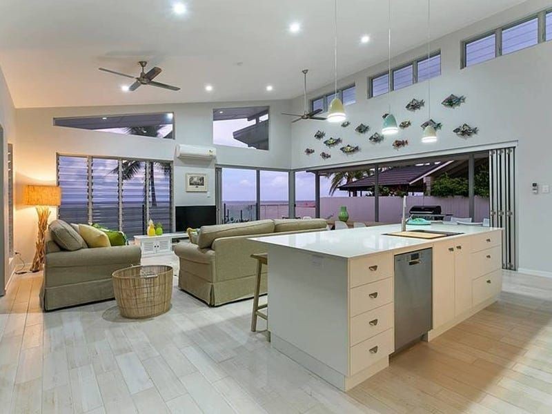 143 Oshea Esplanade, Machans Beach QLD 4878