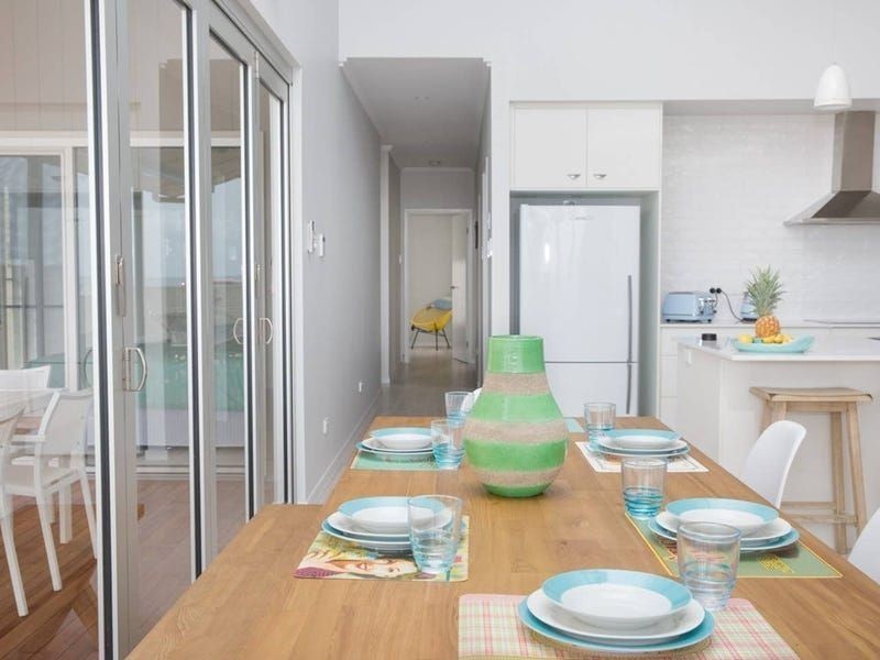 143 Oshea Esplanade, Machans Beach QLD 4878