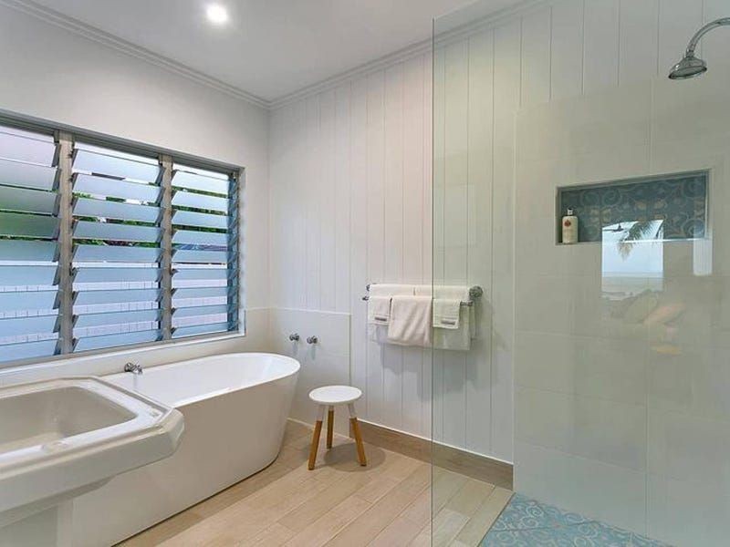 143 Oshea Esplanade, Machans Beach QLD 4878