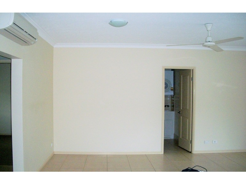13/14 Macilwraith Street, Manoora QLD 4870
