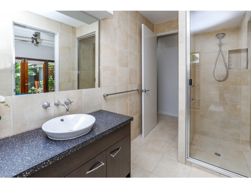 5 Bramble Street, Clifton Beach QLD 4879