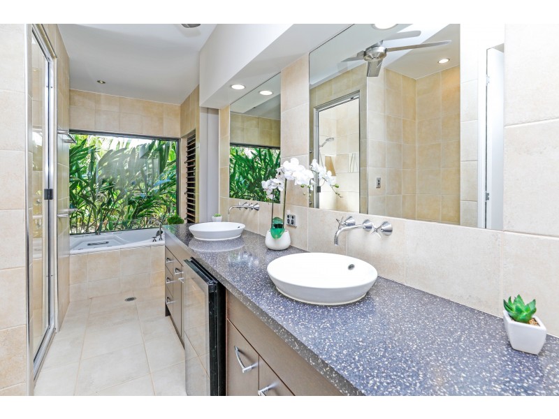 5 Bramble Street, Clifton Beach QLD 4879