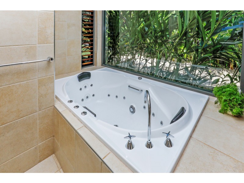 5 Bramble Street, Clifton Beach QLD 4879