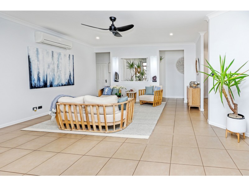 10 Iridescent Drive, Trinity Park QLD 4879