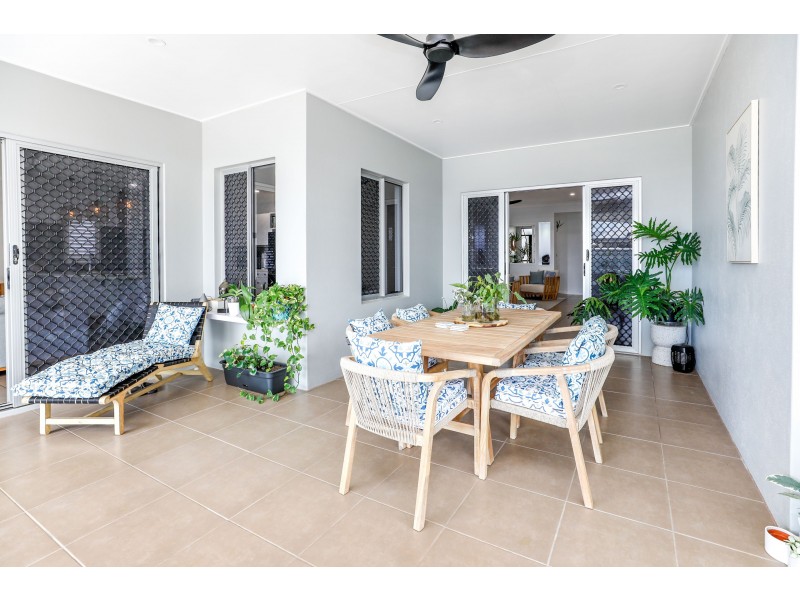 10 Iridescent Drive, Trinity Park QLD 4879
