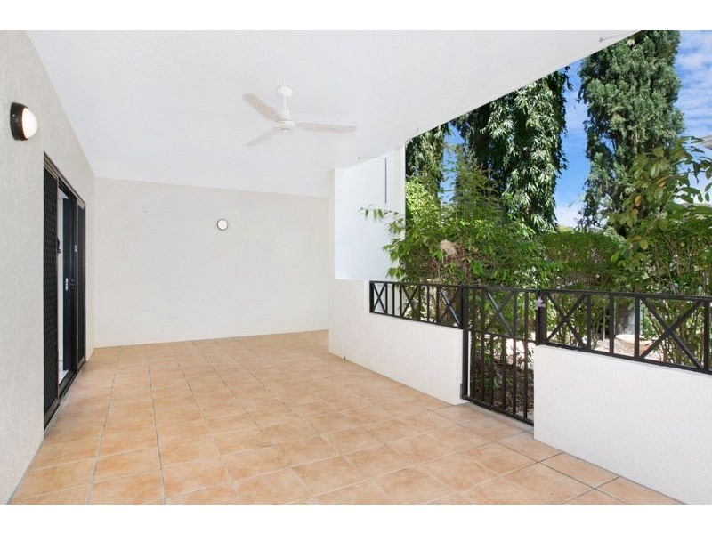 1/310-316 Lake Street, Cairns North QLD 4870