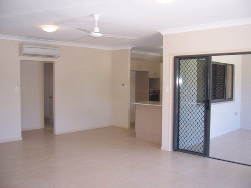 4/14 Macilwraith Street, Manoora QLD 4870