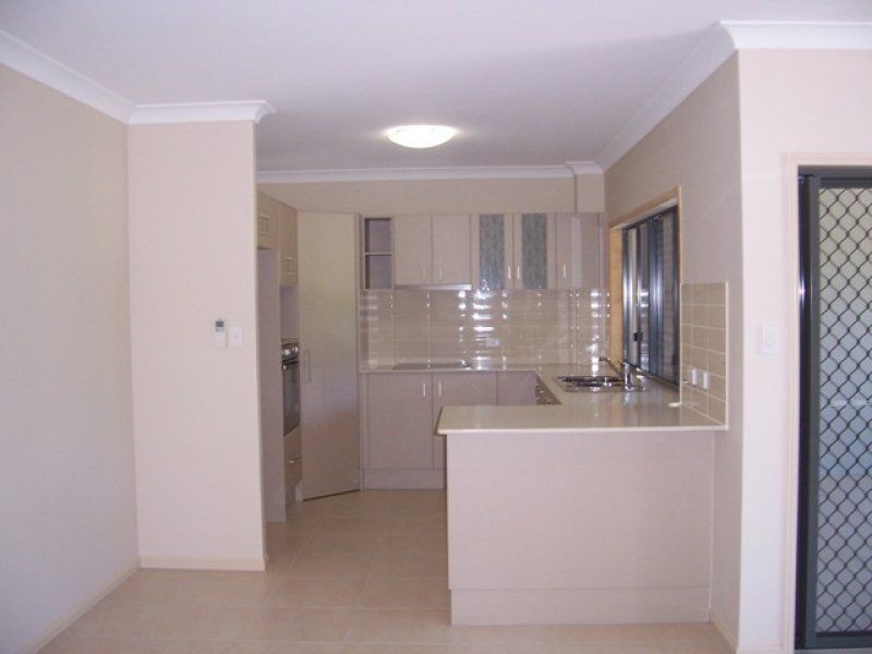 4/14 Macilwraith Street, Manoora QLD 4870