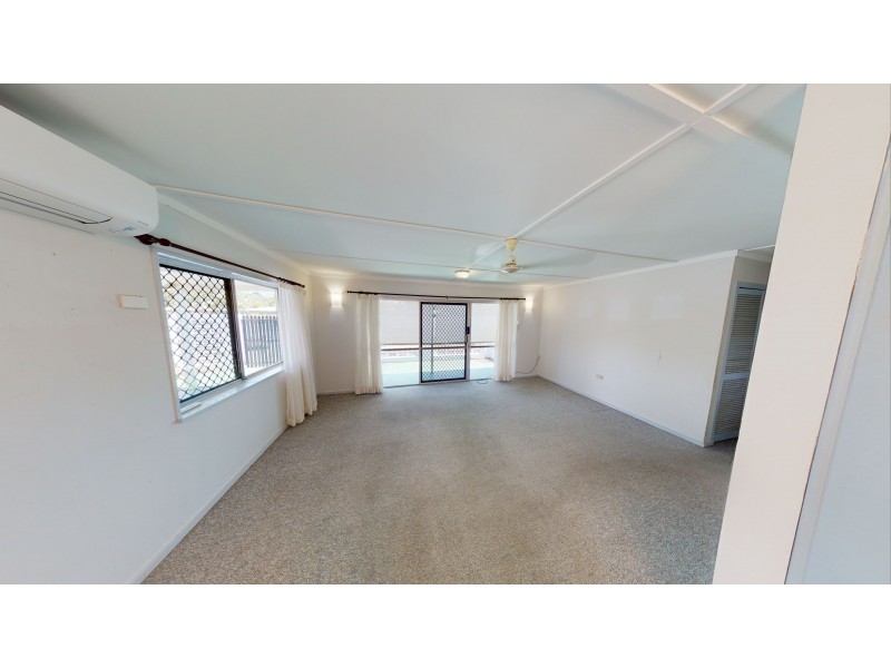 36 Maple Street, Holloways Beach QLD 4878