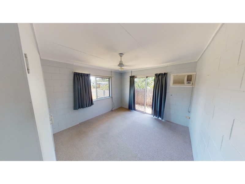 36 Maple Street, Holloways Beach QLD 4878