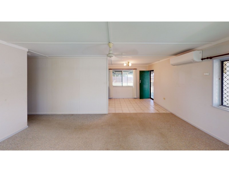 36 Maple Street, Holloways Beach QLD 4878