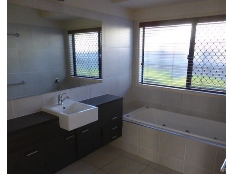 21 Bowline Close, Trinity Park QLD 4879