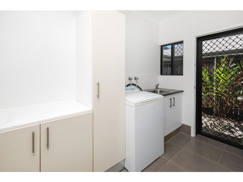 4 Savaii Close, Palm Cove QLD 4879