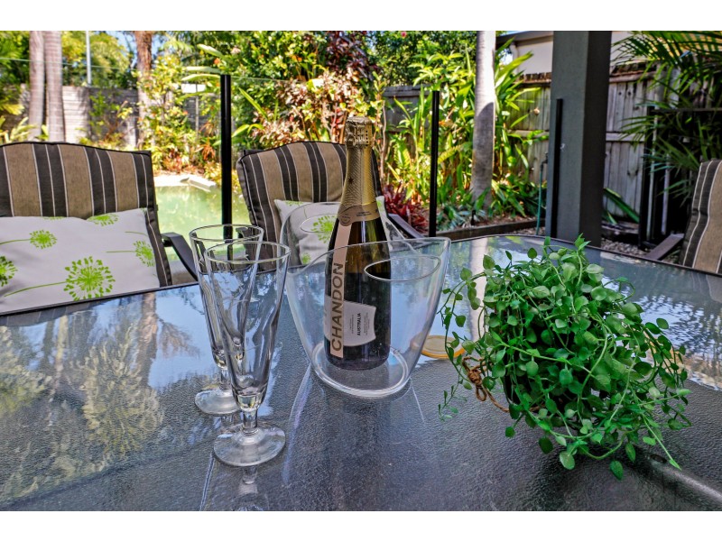 4 Savaii Close, Palm Cove QLD 4879