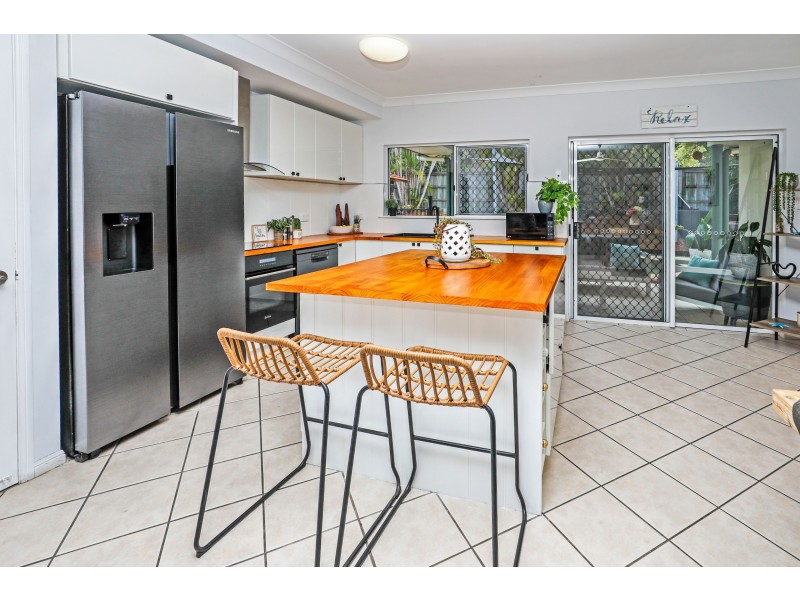 10 Helsdon Close, Clifton Beach QLD 4879
