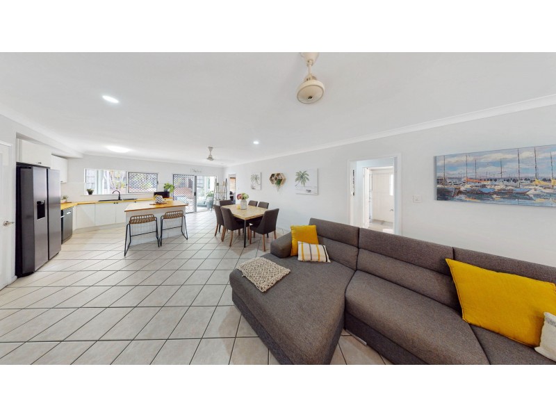 10 Helsdon Close, Clifton Beach QLD 4879
