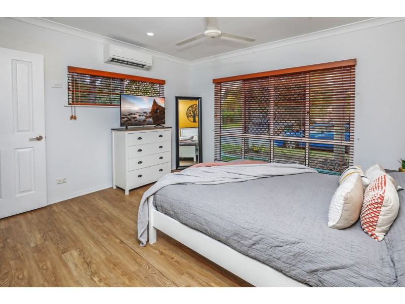 10 Helsdon Close, Clifton Beach QLD 4879