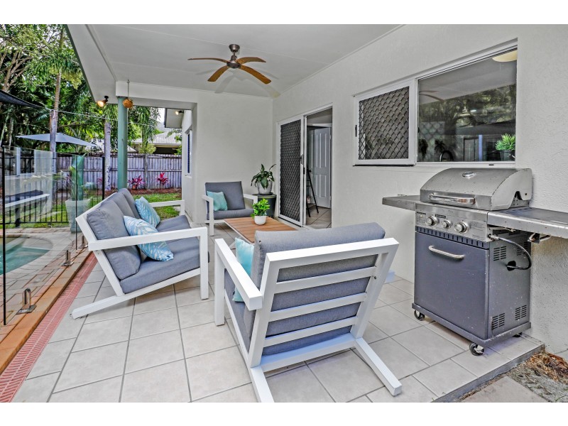 10 Helsdon Close, Clifton Beach QLD 4879