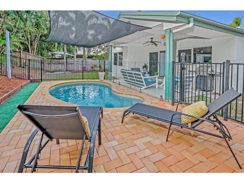 10 Helsdon Close, Clifton Beach QLD 4879