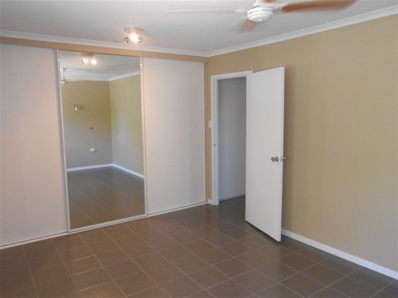 1/11-13 Pioneer Street, Manoora QLD 4870