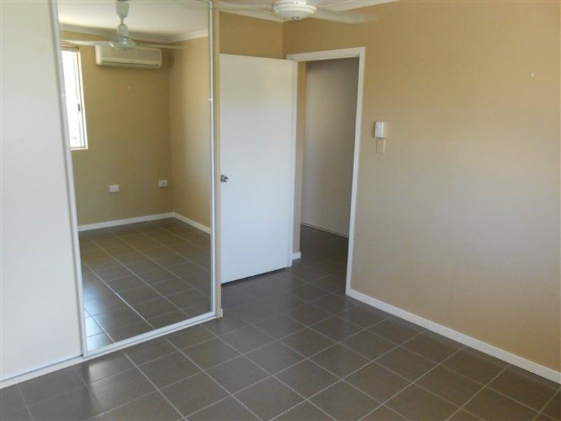 1/11-13 Pioneer Street, Manoora QLD 4870