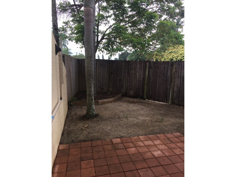 1/11-13 Pioneer Street, Manoora QLD 4870